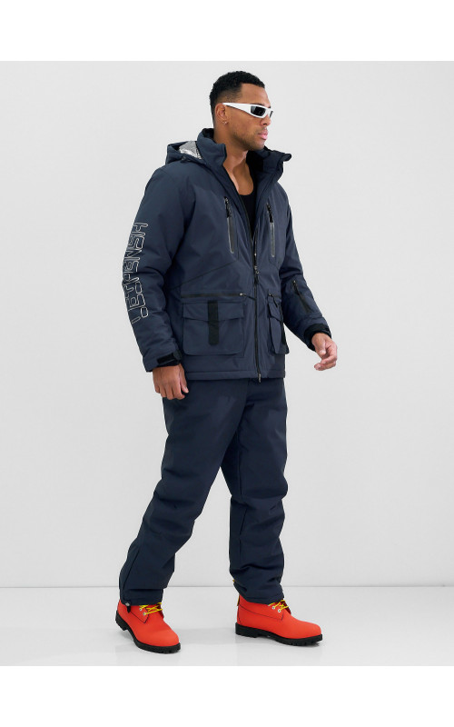 Мужской горнолыжный костюм для активного отдыха.