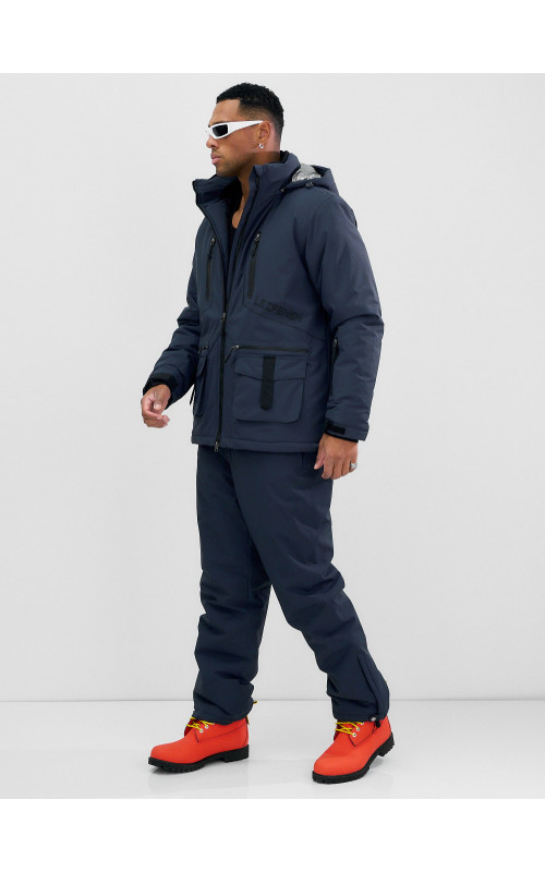 Мужской горнолыжный костюм для активного отдыха.