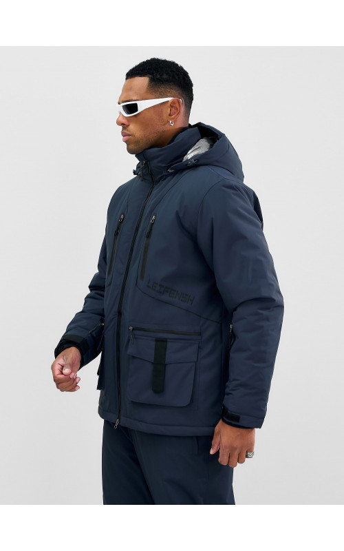 Мужской горнолыжный костюм для активного отдыха.