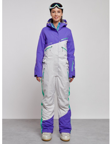 Зимний женский комбинезон для зимних видов спорта.