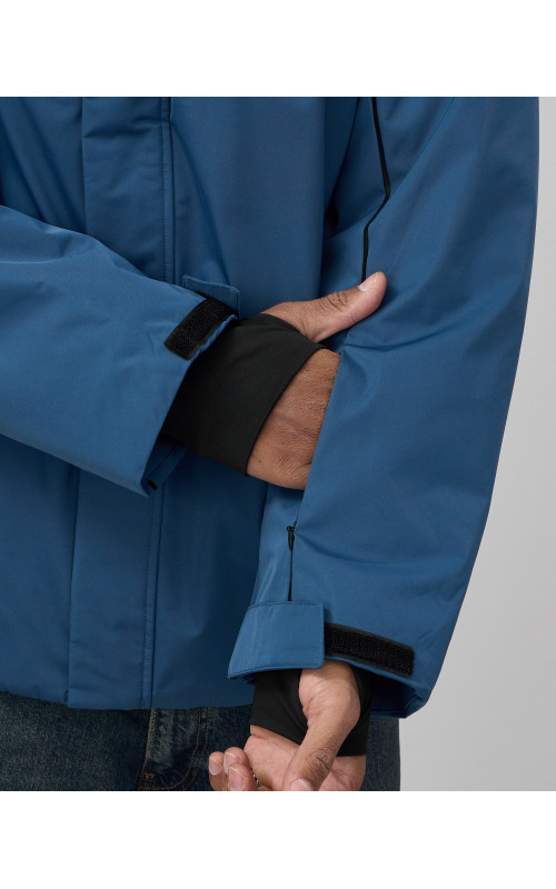 Мужская горнолыжная куртка для зимы: свобода движений и защита от холода