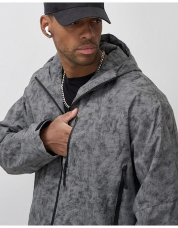 Мужская спортивная куртка «Хит сезона»: стиль и защита в любую погоду