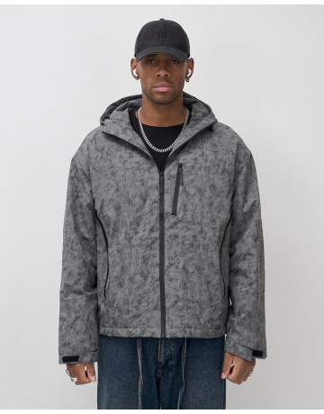 Мужская спортивная куртка «Хит сезона»: стиль и защита в любую погоду