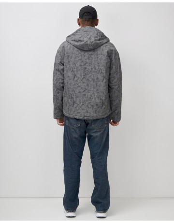 Мужская спортивная куртка «Хит сезона»: стиль и защита в любую погоду