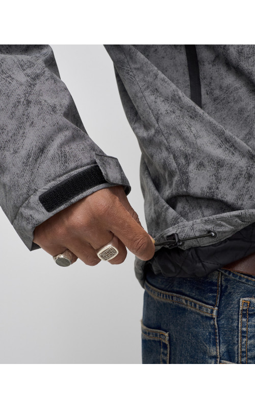 Мужская спортивная куртка «Хит сезона»: стиль и защита в любую погоду