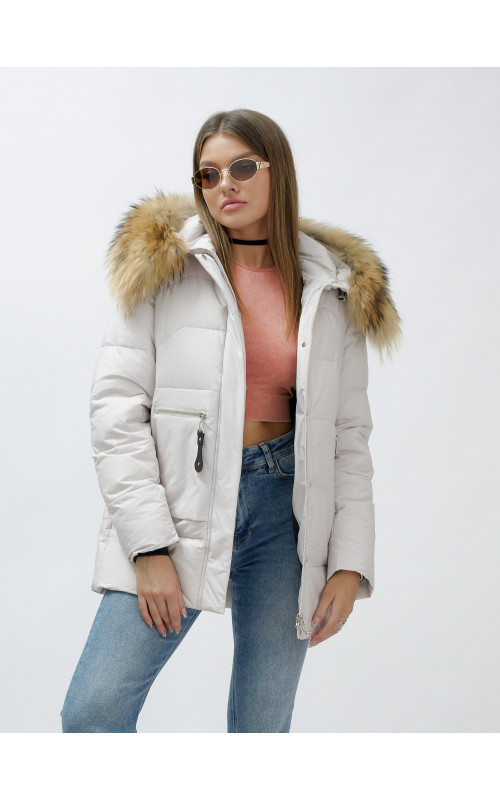 Зимняя женская куртка премиум-класса с опушкой из натурального меха енота.