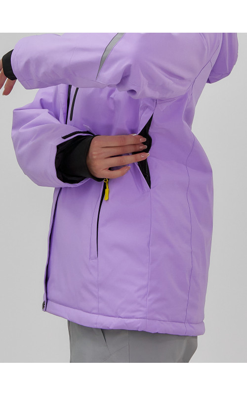 Женская горнолыжная куртка: стиль и защита для зимних склонов