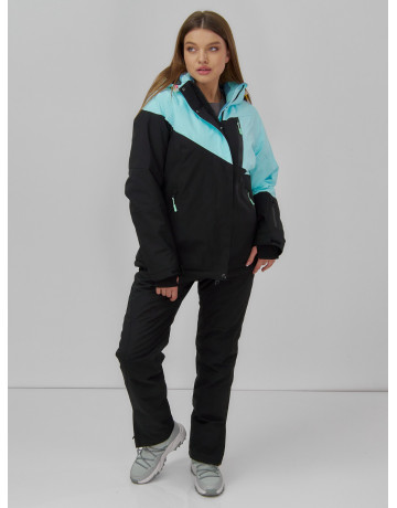 Женский горнолыжный костюм для активного отдыха.