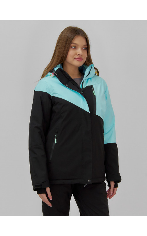 Женский горнолыжный костюм для активного отдыха.