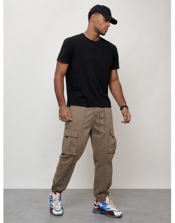 Мужские брюки зауженного кроя.