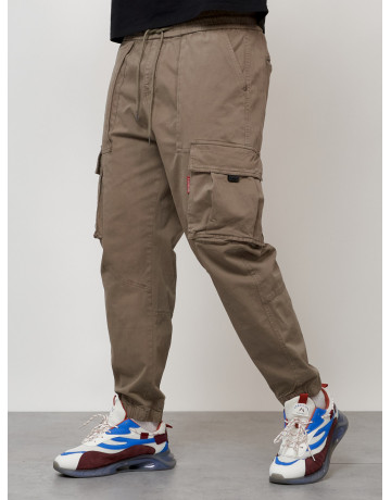 Мужские брюки зауженного кроя.