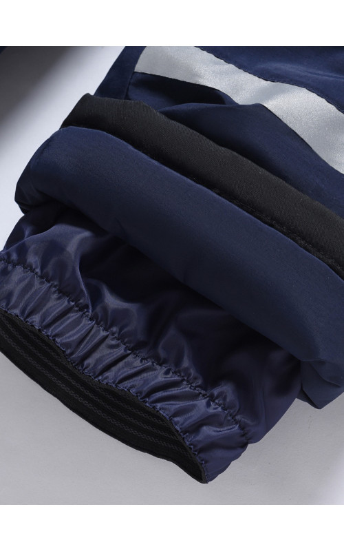 Зимний горнолыжный костюм для девочки.