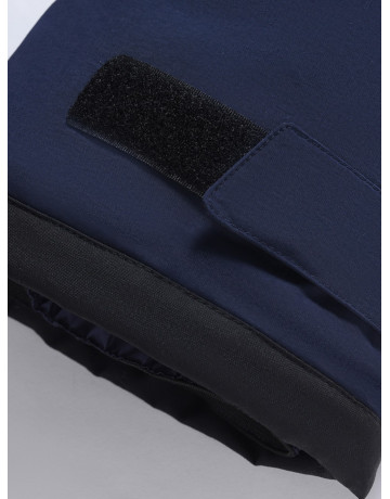 Зимний горнолыжный костюм для девочки.