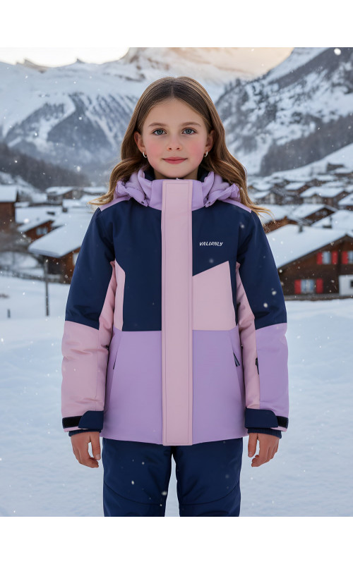 Зимний горнолыжный костюм для девочки.