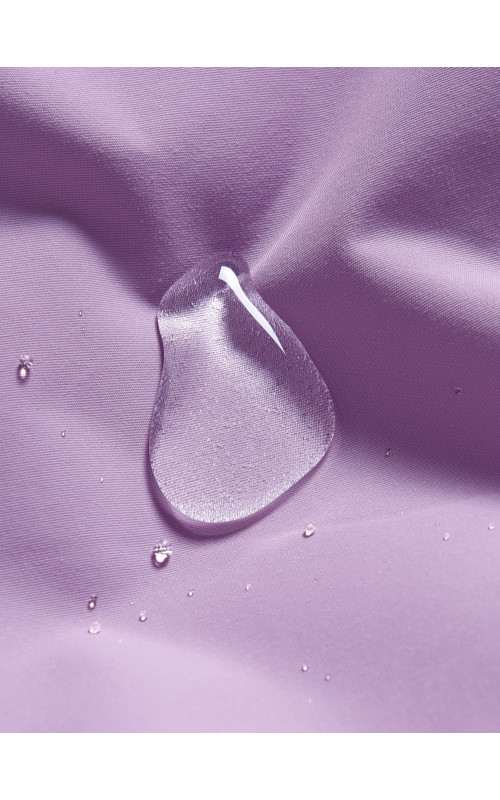 Зимний горнолыжный костюм для девочки.