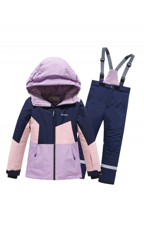 Зимний горнолыжный костюм для девочки.