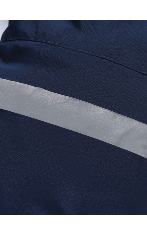 Зимний горнолыжный костюм для девочки.