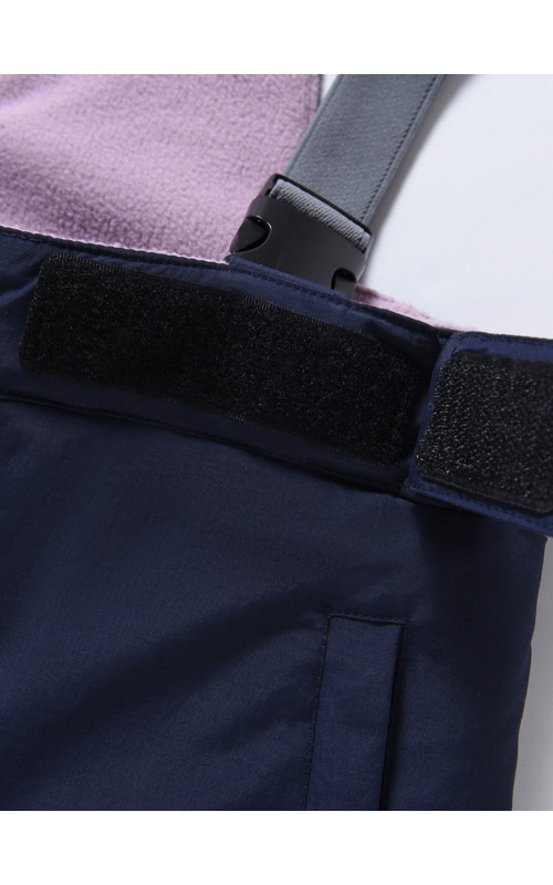 Зимний горнолыжный костюм для девочки.