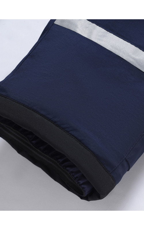 Зимний горнолыжный костюм для девочки.