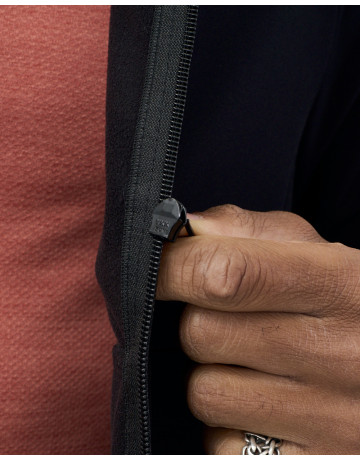 Спортивная ветровка с капюшоном для активных мужчин