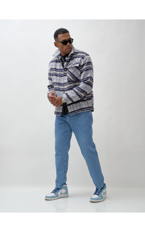 Ворсистая шерстяная рубашка для активного образа жизни.