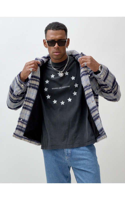 Ворсистая шерстяная рубашка для активного образа жизни.