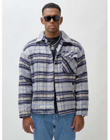 Ворсистая шерстяная рубашка для активного образа жизни.