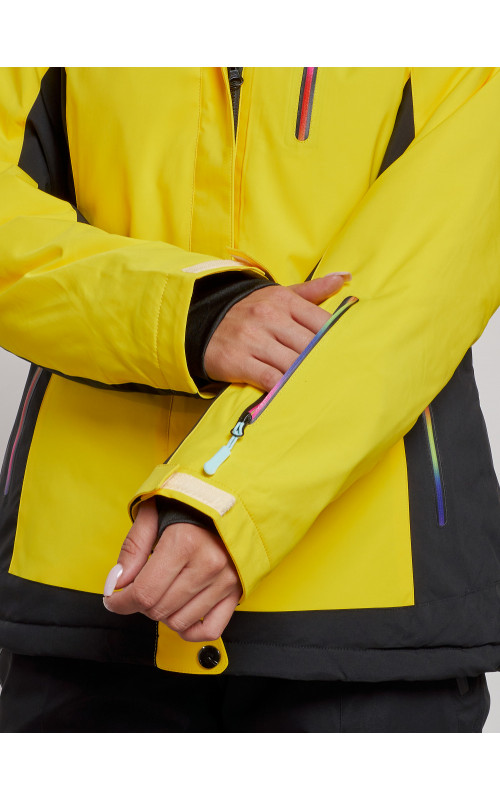 Женский горнолыжный костюм для зимних активностей