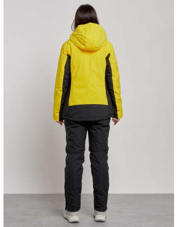 Женский горнолыжный костюм для зимних активностей