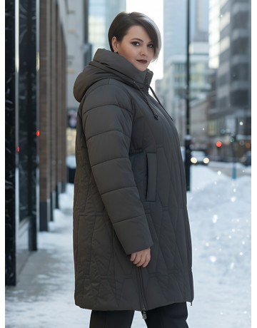 Длинный зимний пуховик для женщин с капюшоном.