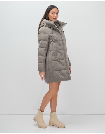 Женская зимняя куртка с капюшоном для холодной погоды.