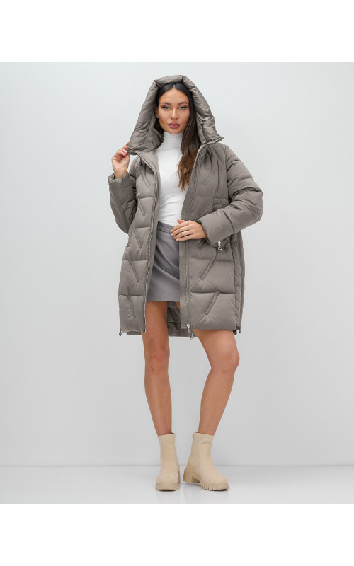 Женская зимняя куртка с капюшоном для холодной погоды.