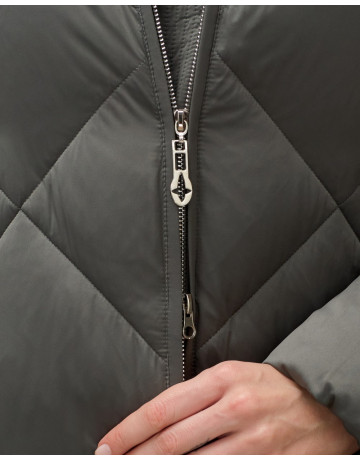 Длинный женский пуховик с капюшоном для зимы