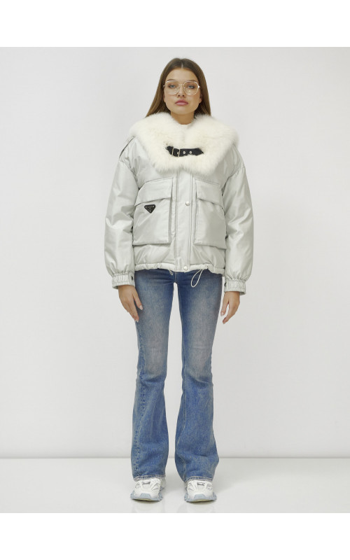 Зимний женский бомбер-куртка с меховой опушкой.