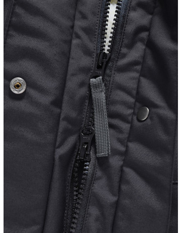 Женская зимняя парка с капюшоном для активного образа жизни.