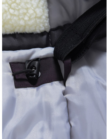 Женская зимняя парка с капюшоном для активного образа жизни.