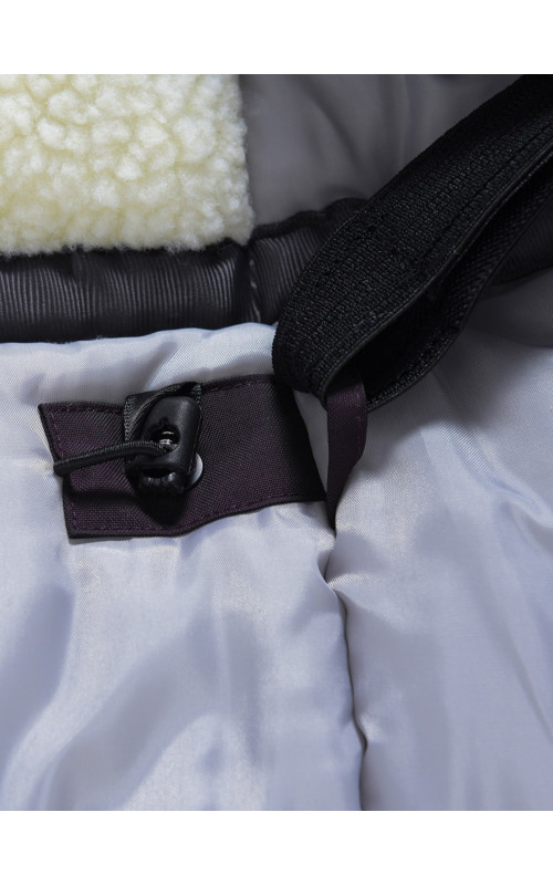 Женская зимняя парка с капюшоном для активного образа жизни.