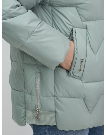 Женский пуховик с искусственной овчиной: тепло и стиль зима 2025