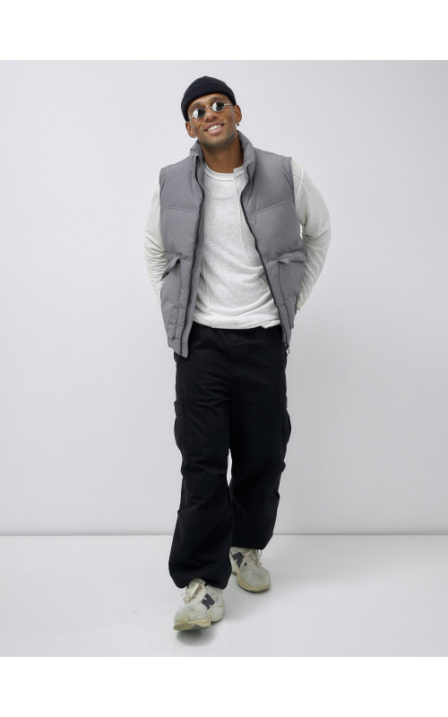 Мужской зимний стеганый жилет для активного отдыха.