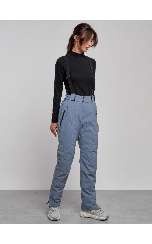 Женский горнолыжный костюм для зимних видов спорта.