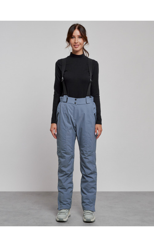 Женский горнолыжный костюм для зимних видов спорта.