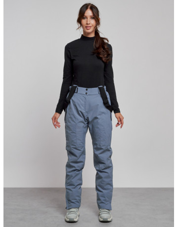 Женский горнолыжный костюм для зимних видов спорта.