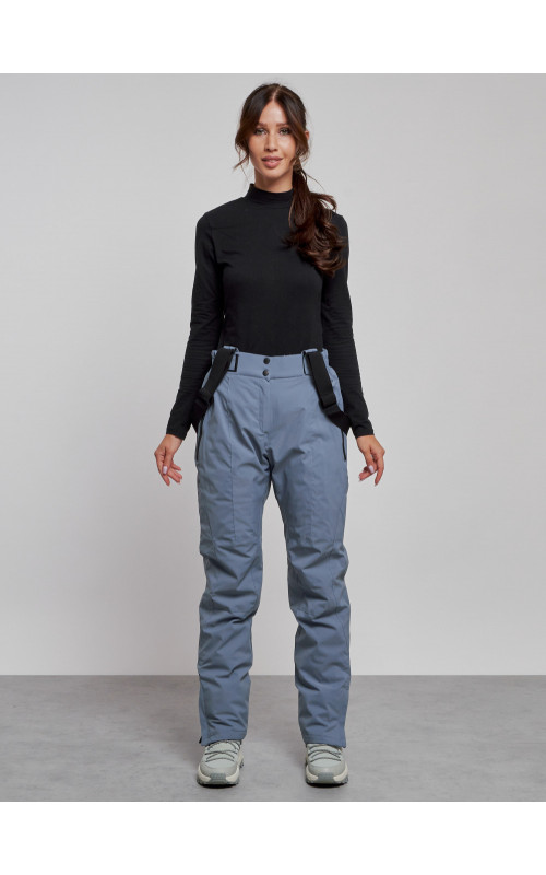 Женский горнолыжный костюм для зимних видов спорта.