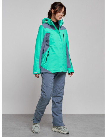 Женский горнолыжный костюм для зимних видов спорта.