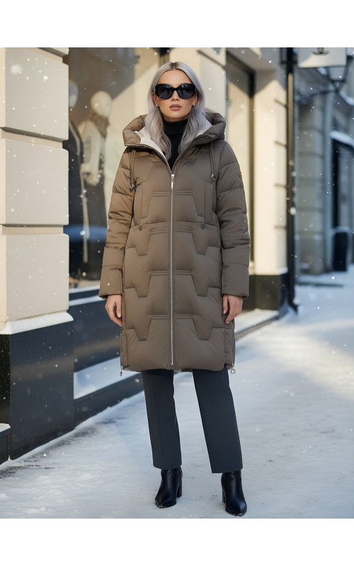 Длинный женский пуховик с капюшоном для зимы