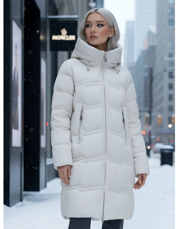 Длинный зимний пуховик для женщин с капюшоном.