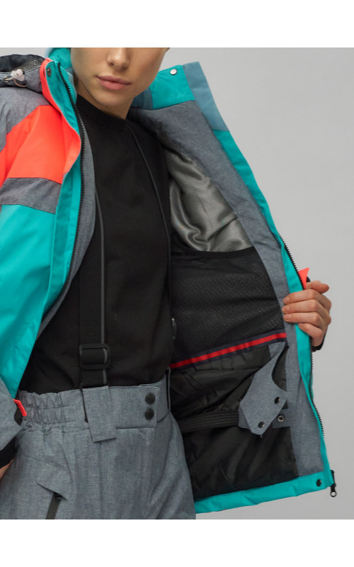 Женский горнолыжный костюм зимний.