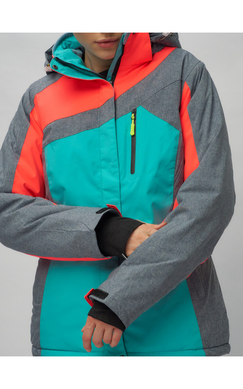 Женский горнолыжный костюм зимний.