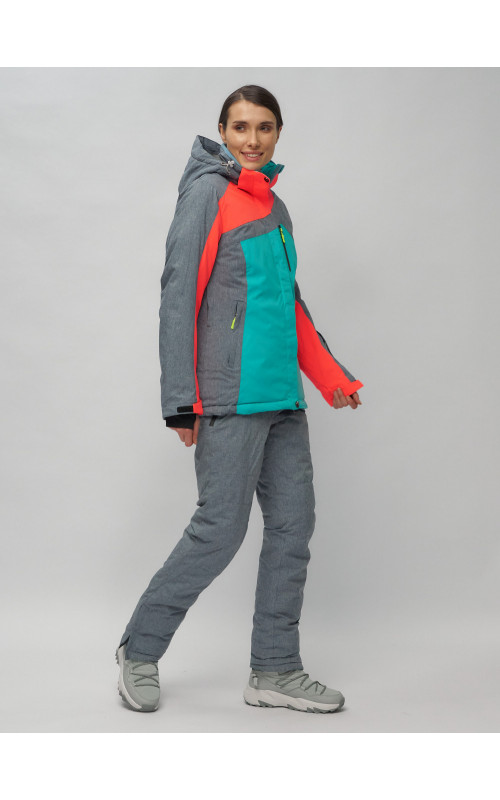 Женский горнолыжный костюм зимний.