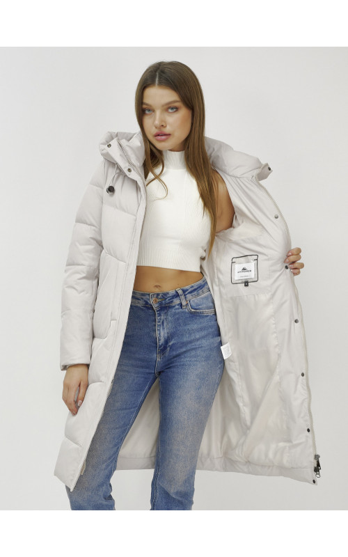 Зимний пуховик с утеплителем: стиль и комфорт.